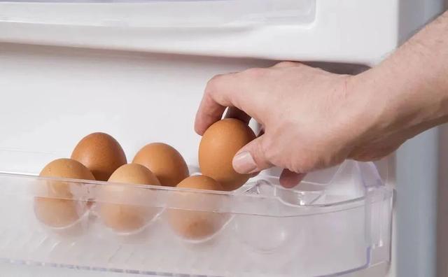 雞蛋放冰箱前要洗幹淨嗎（雞蛋放進冰箱前要清洗）2