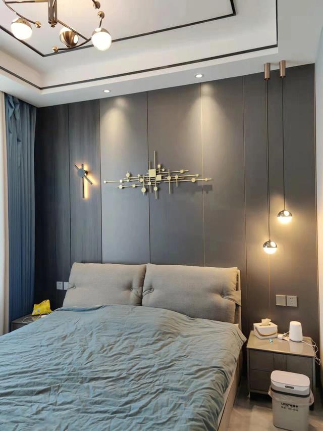 主卧室床頭背景牆簡單設計（27款最流行的卧室床頭背景牆設計分享）2