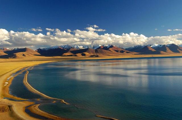青海湖最開始形成鹹水湖的原因（每年增加4個西湖水量）14