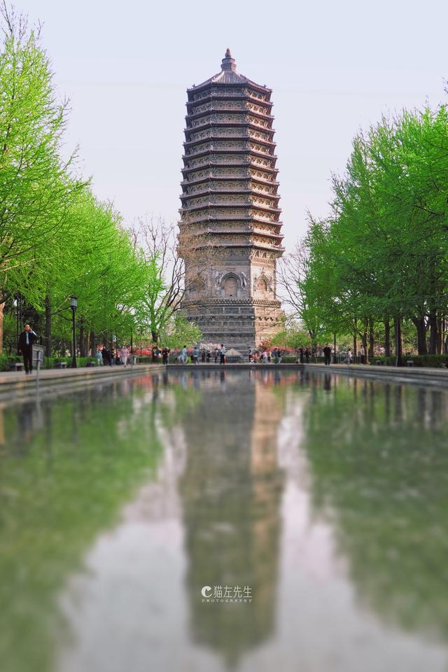 北京慈壽寺塔照片（藏在玲珑公園裡的慈壽寺塔）