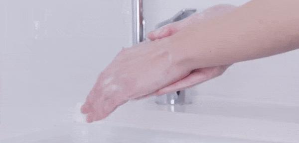 洗完手之後手上還有多少細菌（洗完手不擦幹的人）3