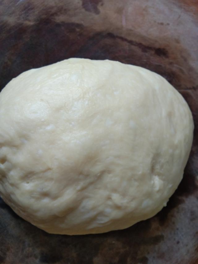 新手學做簡單又好吃的烤面包（做出一大盤奶香烤面包）3