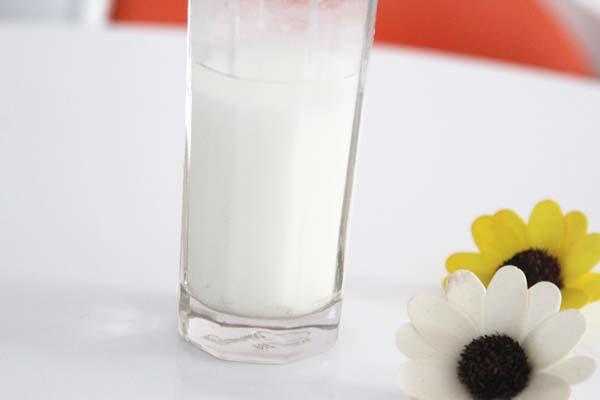 牛奶吃多了對身體有哪些好處（牛奶并非都有營養）2