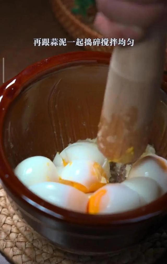 土豆大蒜拌雞蛋（幾個雞蛋和大蒜就這麼一拌）13