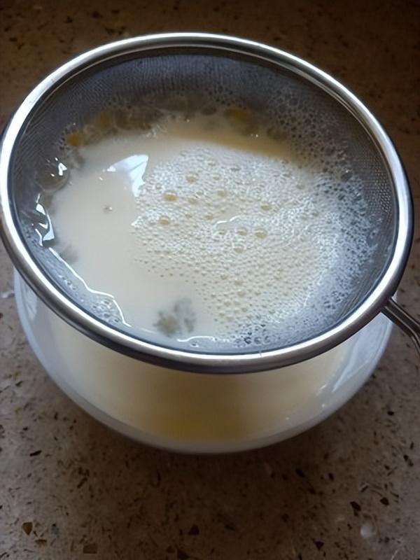 剛做的牛奶蒸蛋（新型早餐牛奶蒸蛋）6