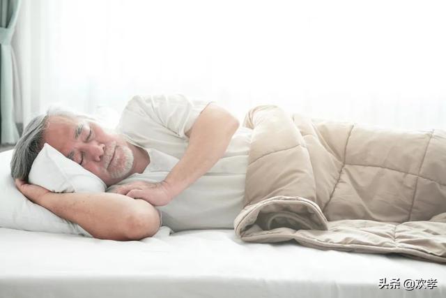 睡眠不好如何改善睡眠質量（老人睡眠不好影響原來這麼大）6