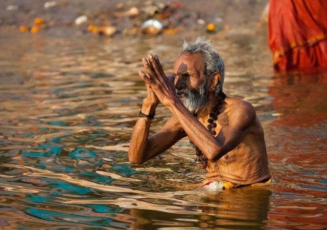 印度恒河的水髒了一批（印度恒河水有多髒）2