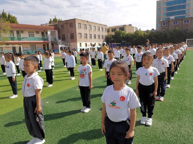 國慶節小學韻律操比賽通訊稿（一年級小學生的廣播操比賽）6