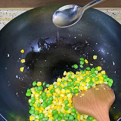 豌豆玉米粒的做法（超下飯的金玉滿堂）6
