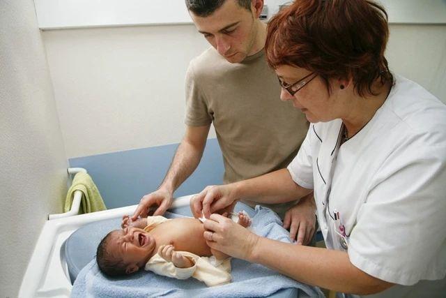 新生兒臍帶的護理及異常情況處理（關于新生寶寶臍帶護理那些事）5